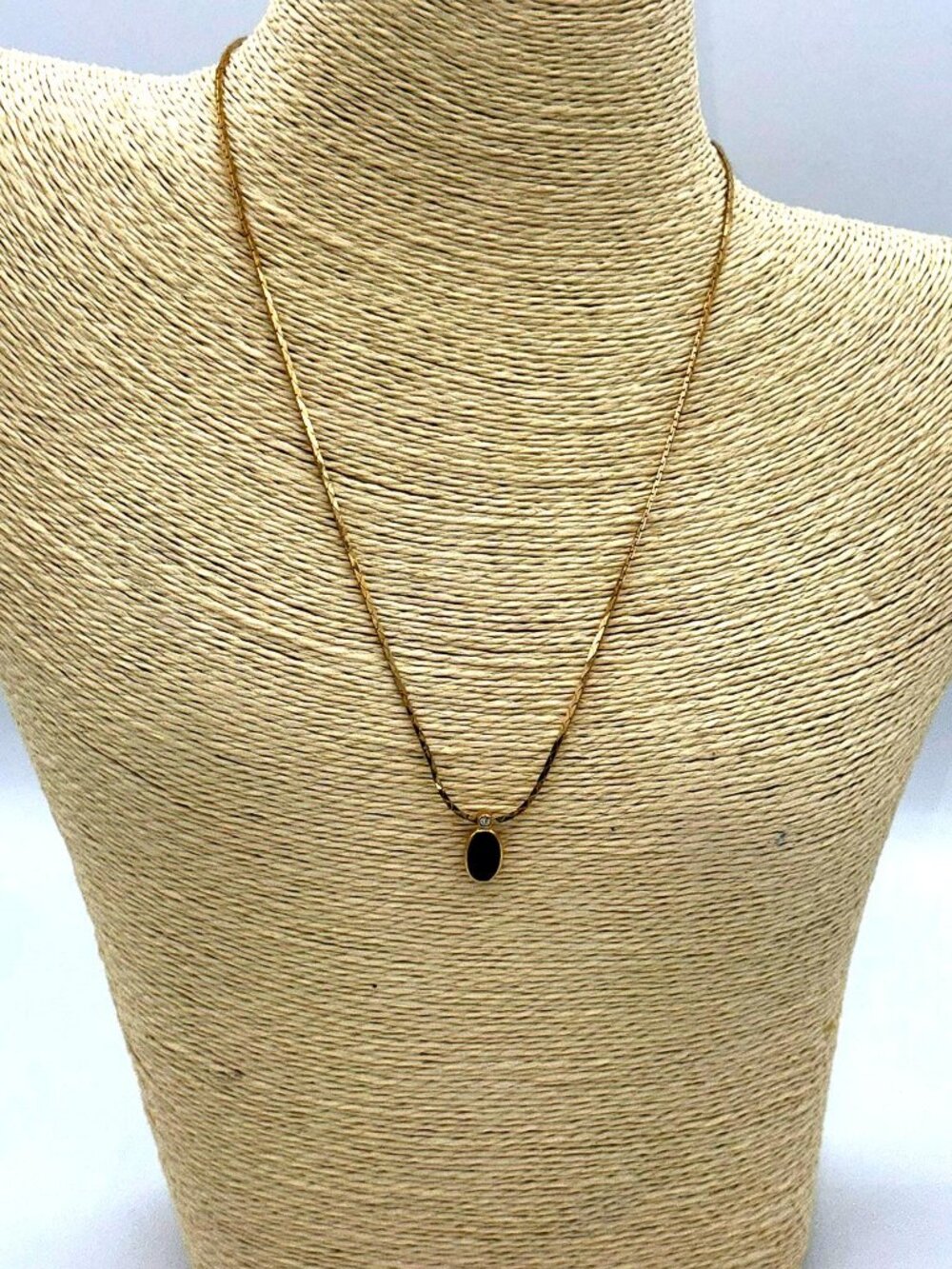 Avon Gold Tone Necklace w/ Black Oval Pendant – Minimalist Elegant Style